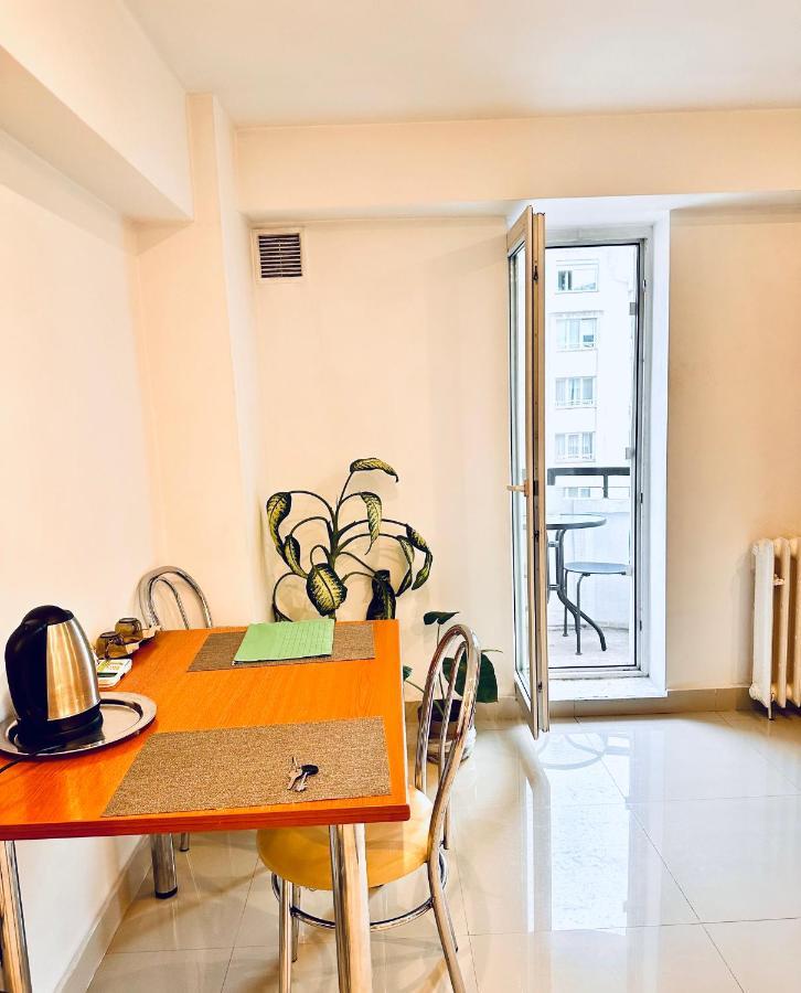 Appartamento Eva Studio Bucarest Esterno foto
